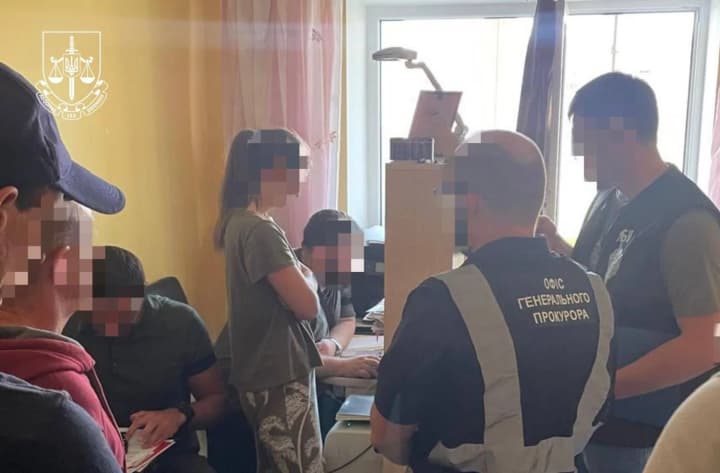 У Києві викрили посадовців підприємства, що постачали полімерну продукцію до рф через треті країни