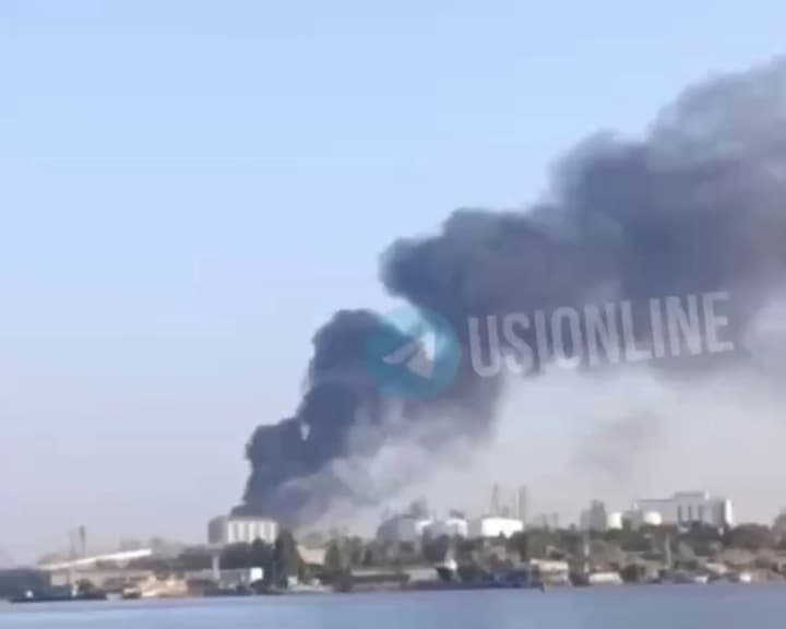 Масштабна пожежа спалахнула в Чорноморську: займання сталося у порту