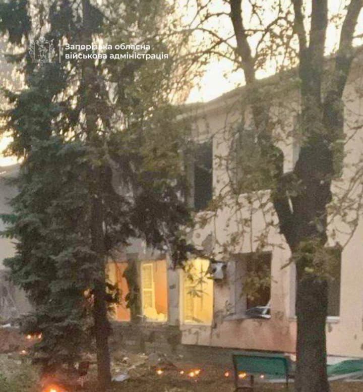 Запоріжжя під атакою ворожих дронів: зафіксовано влучання, виникла пожежа