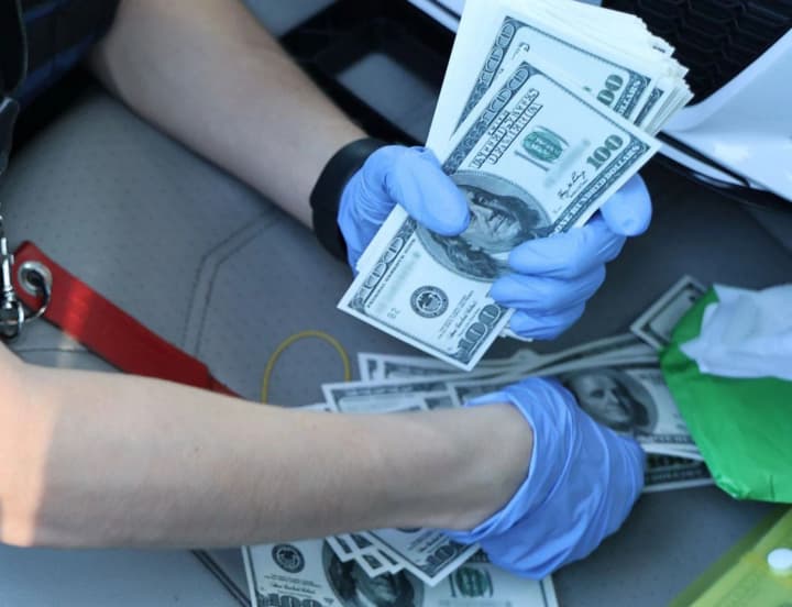 Обіцяв вплинути на ТЦК за 35 000 доларів: правоохоронці затримали військовослужбовця