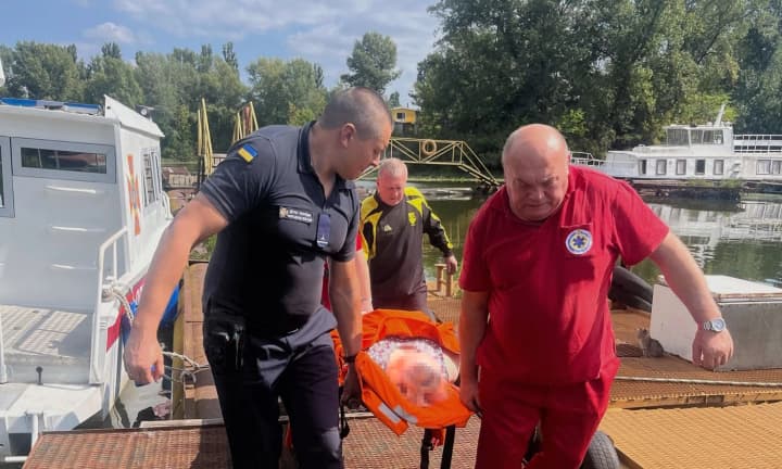 In Kremenchuk, a crossing over the Dnipro has been organized after the bridge was damaged - SES