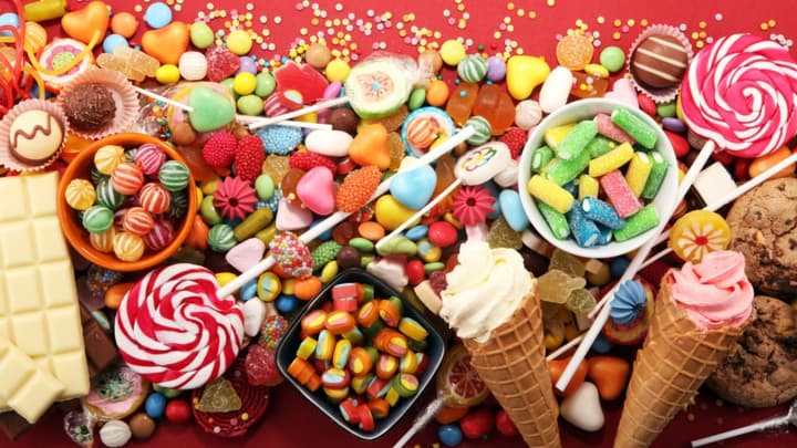 Что заставляет есть больше сахара? Ученые обнаружили неожиданную причину