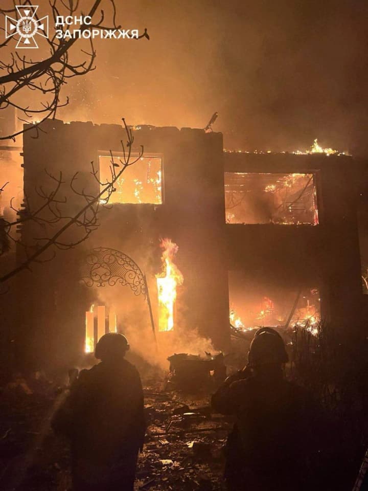 Russians attacked Zaporizhzhia with drones: a fire broke out
