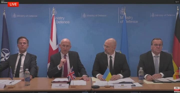 Лондон профинансирует тысячи дальнобойных дронов для Украины – министр обороны Британии