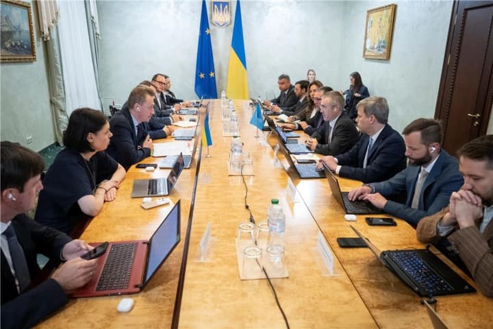 Україна та МВФ обговорили фінансові потреби і реформи для подальшої співпраці