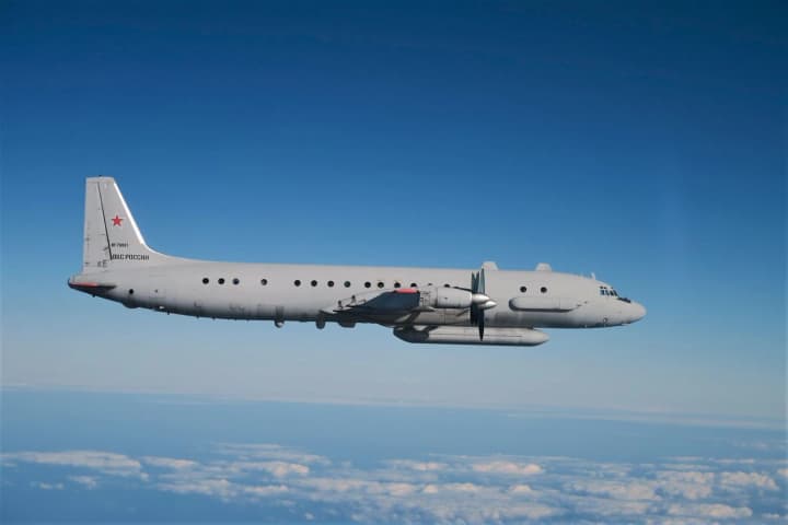 ВВС Швеции сопровождали российский самолет над Балтикой