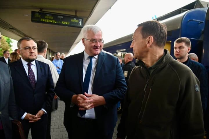 Польський міністр закордонних справ Сікорський прибув із візитом до Києва. Сибіга розказав, про що говоритимуть