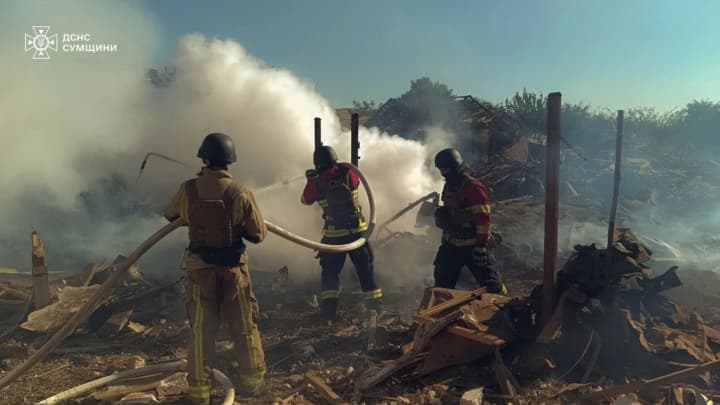 росія завдала удару по Сумщині: загинули двоє людей, ще п’ятеро поранені - ДСНС