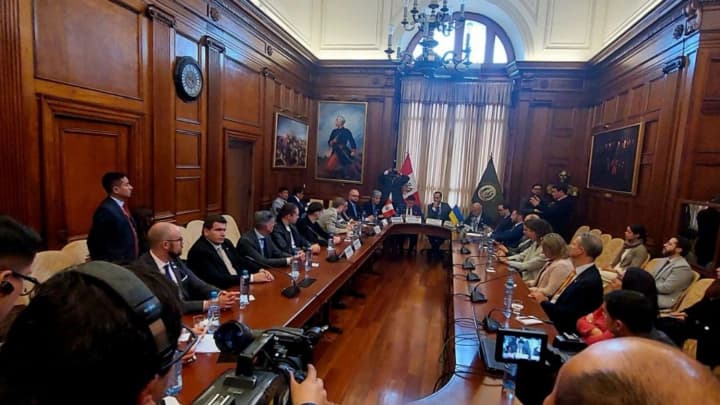 Київ залучає Мексику, Перу та Еквадор до коаліції з повернення українських дітей