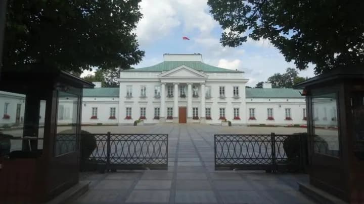 Drone launch over government buildings in Warsaw: Polish special services stated that it was controlled by a Ukrainian man and a Belarusian woman