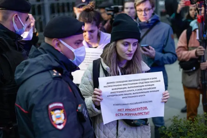 влада рф криміналізує будь-яку незалежну журналістику