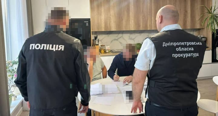 Розтратили мільйони на закупівлях та ремонті: посадовцям Дніпровської міськради та підрядникам оголосили підозру