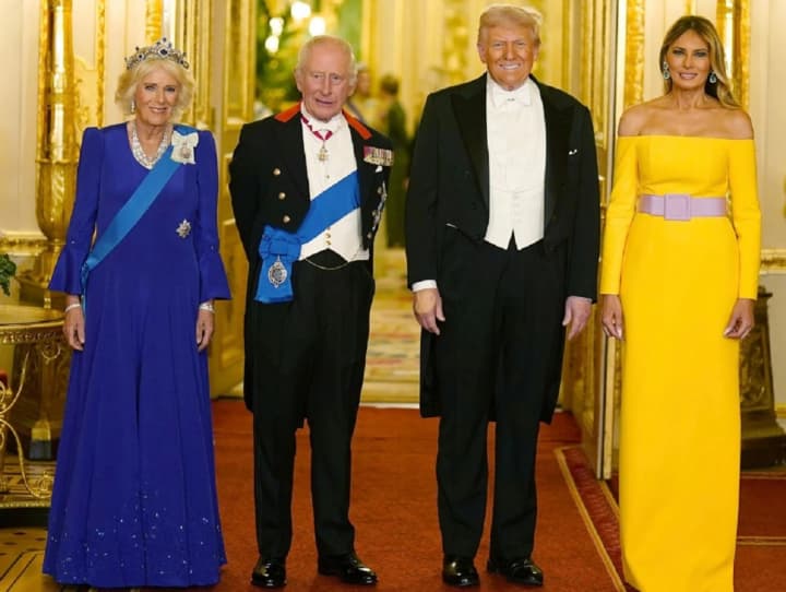 Співпадіння? Дружина короля Британії Камілла та перша леді США обрали для банкету сукні у кольорах українського прапора