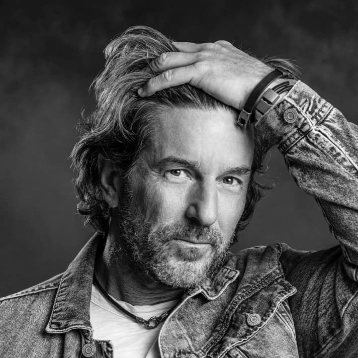 В США разбился самолет: погиб культовый автор песен и лауреат "Грэмми" Бретт Джеймс