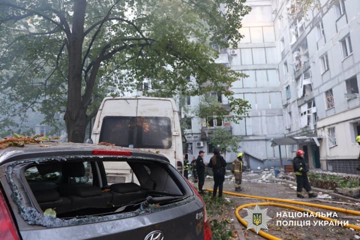 26 человек пострадали от российской атаки в Днепре: новые кадры последствий