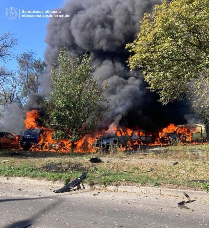 Russia launched five strikes on Zaporizhzhia: warehouses damaged, cars on fire, one casualty