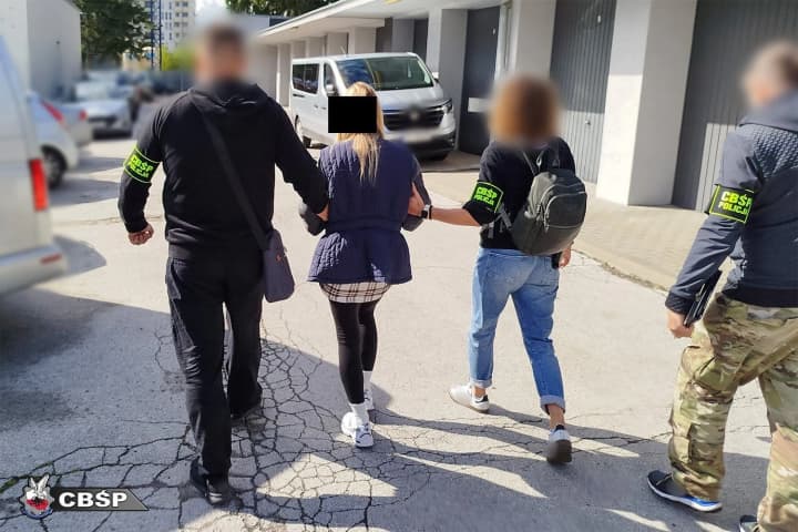 У Польщі викрили злочинну групу, яка переправила майже 600 елітних авто до росії та білорусі