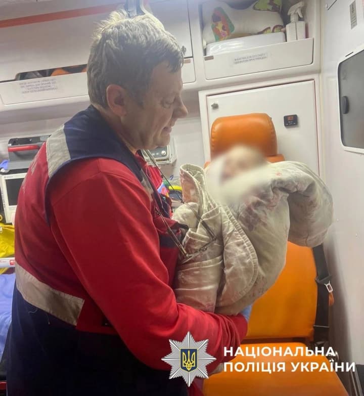 В Киеве 17-летняя мать оставила младенца на четыре дня в запертой квартире, ребенок впал в кому