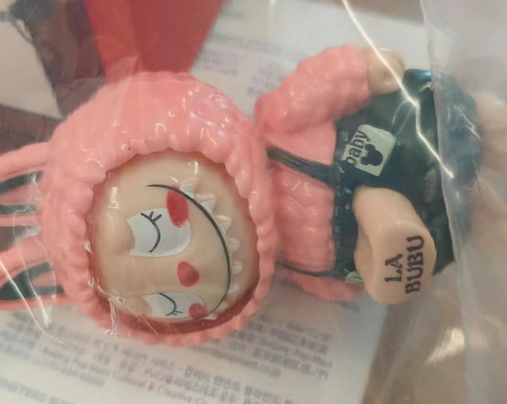 Поддельные куклы Labubu составили 90% контрафактных игрушек в Великобритании