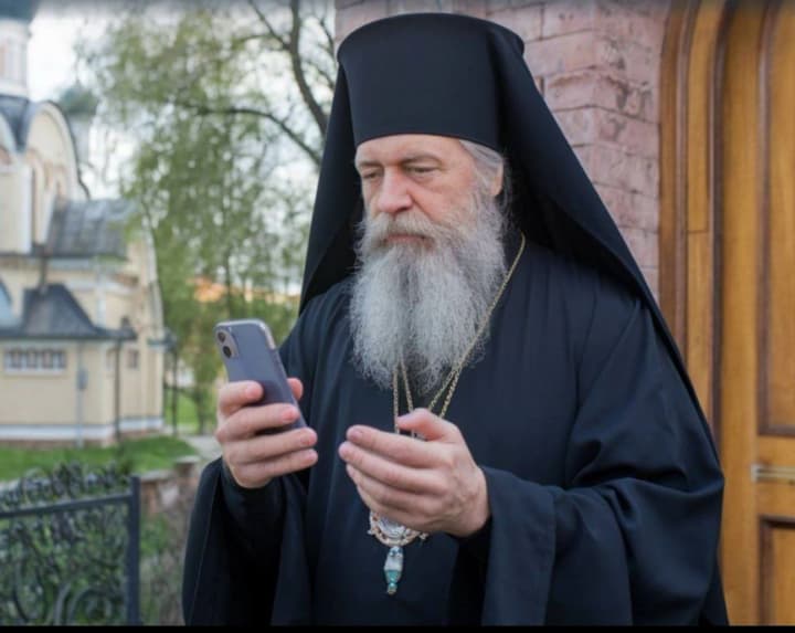 У росії запустили православний месенджер "Зосима" з доступом до всіх персональних даних
