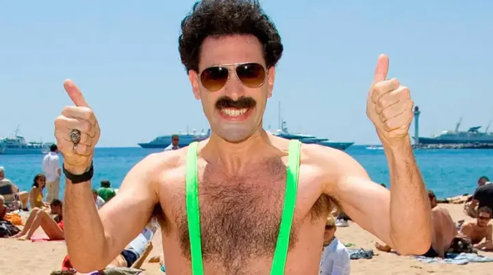 53-летнего актера Сашу Барона Коэна после развода заметили на свидании с 27-летней моделью OnlyFans