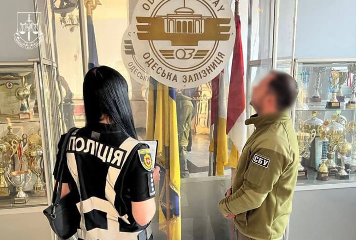 "Закрывали глаза" на простой частных вагонов: разоблачены злоупотребления в "Укрзализныце" на более чем 9 млн грн