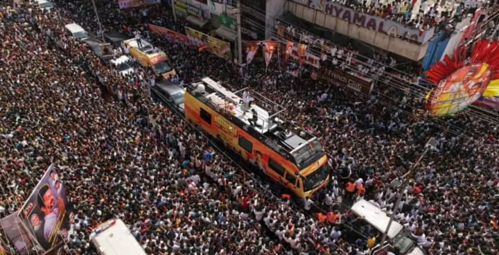 39 people died in a stampede during an election rally in India: police opened a case