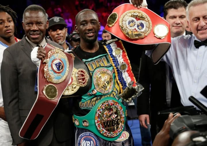 Поліція в США під дулом пістолета зупинила чемпіона світу з боксу Теренса Кроуфорда