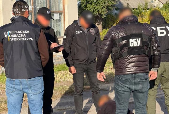 A police officer in Cherkasy region was exposed for promising to "help" with a deferment from mobilization for $11,000