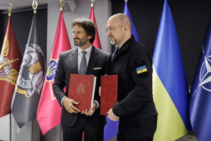 Словакия передаст Украине пять машин Bozena и другую технику для разминирования