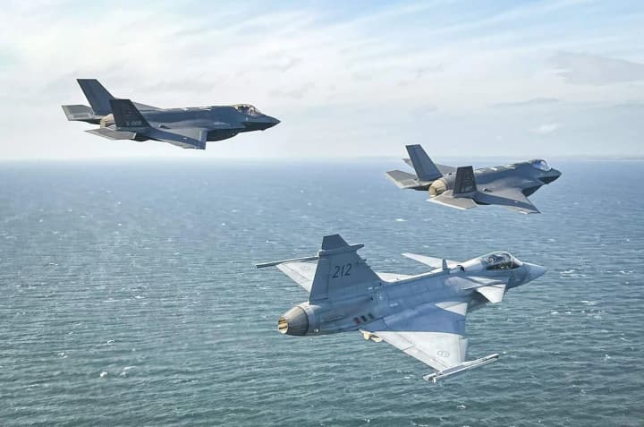 NATO fighters intercepted Russian SU-30, SU-35, and MIG-31 over the Baltic Sea