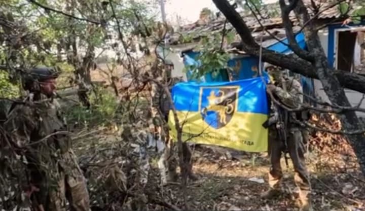 Бойцы 141 ОМБр показали кадры освобождения и зачистки Сичневого от оккупантов на Днепропетровщине