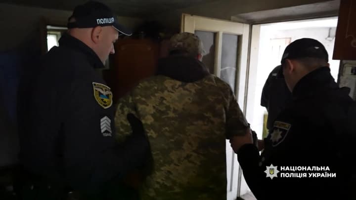 A serviceman who went AWOL was detained in Lviv region after entering a store with a grenade
