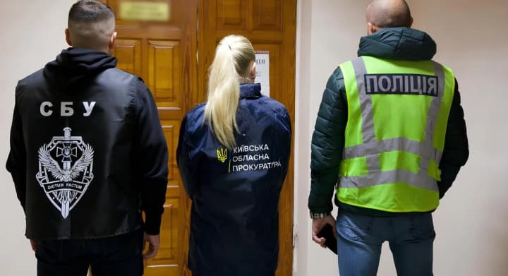 Компенсация за "разрушенный" дом и схема на укрытиях в школах: на Киевщине разоблачен ряд преступлений на более чем 49 млн убытков