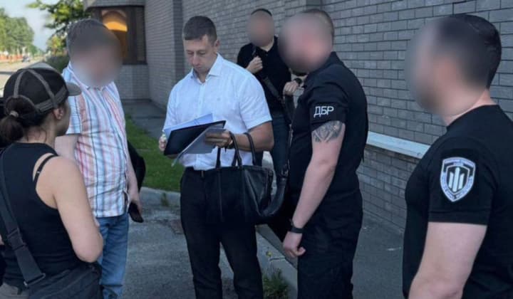 Махінації із зарплатою та сприяння в ухиленні від служби: екссекретар Київради Бондаренко постане перед судом