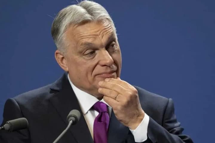 Шукає "миролюбних угорців": Орбан розпочав кампанію зі збору підписів проти "воєнних планів Брюсселя"