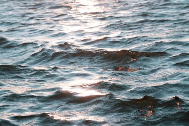 У Чорному морі затонуло вантажне судно, український екіпаж врятовано