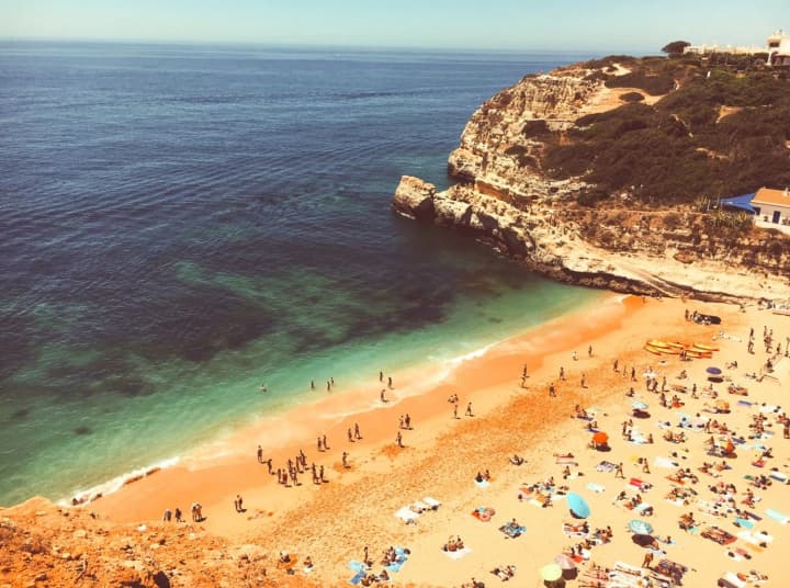 Популярные пляжи Европы исчезнут через 100 лет: уровень моря растет вдвое быстрее - ученые