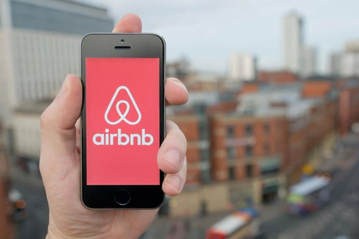 Airbnb інтегрує HotelTonight та розширює готельну стратегію для конкуренції з турагентствами