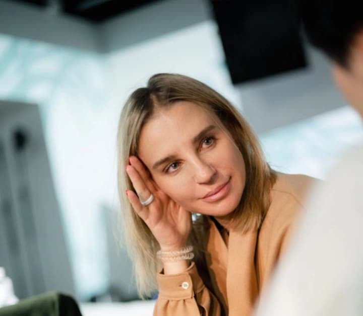 Елена Соседка: Мы учились на практике, а они в TikTok. Почему дети знают о деньгах больше, чем мы в их возрасте?