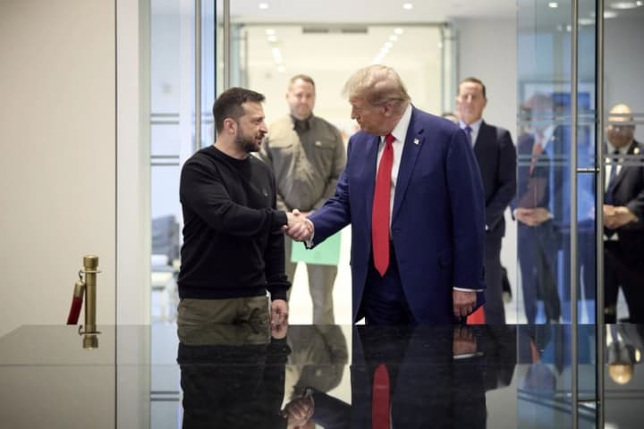 Zelenskyy presented Trump with "maps" at a meeting in Washington - media
