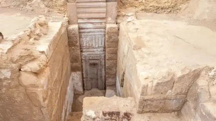 У Єгипті знайшли 4400-річні рожеві двері, які неможливо відкрити: подробиці