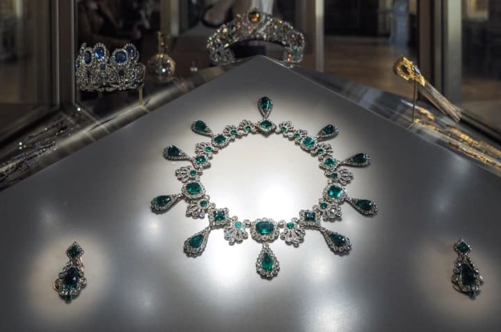 France announced the value of jewelry stolen from the Louvre