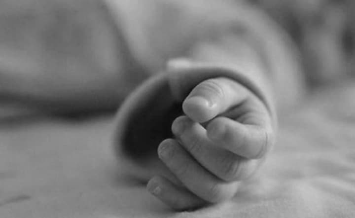 Смерть младенца в Ровно: медсестре сообщили о подозрении