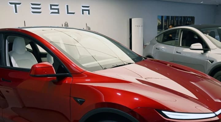 Доход Tesla за третий квартал резко вырос: выручка от продаж составила более $28 млрд