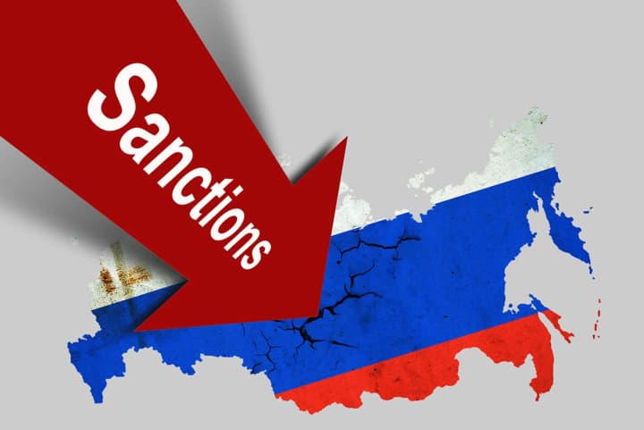 Введение санкций против "роснефти" и "лукойла": эксперт объяснил, как это повлияет на мировой рынок нефти