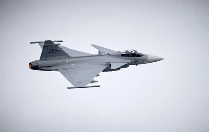 Можуть сідати на автобани та нести ракету Meteor: авіаексперт пояснив особливість літаків Gripen