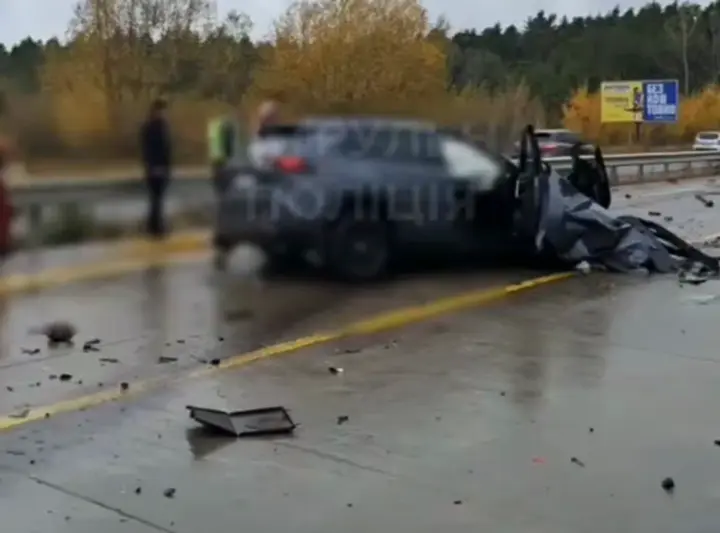 Traffic partially blocked on Kyiv-Chop highway due to accident: what is known