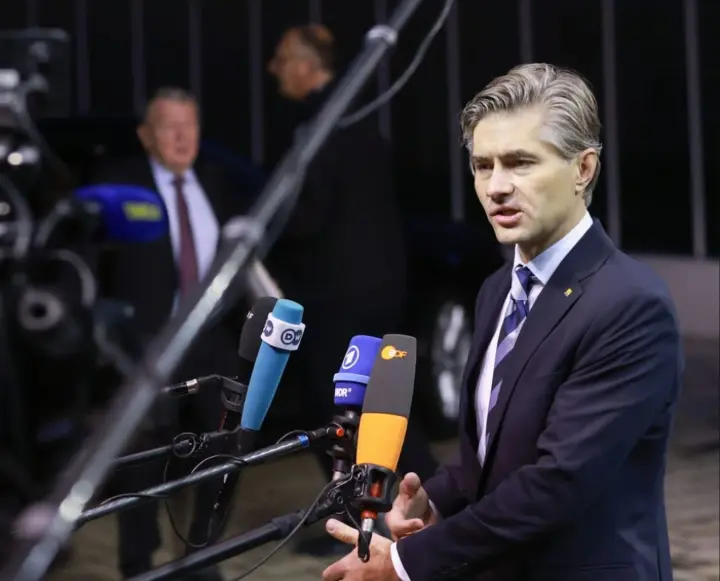 Lithuania asks EU to strengthen sanctions against Belarus over contraband balloons