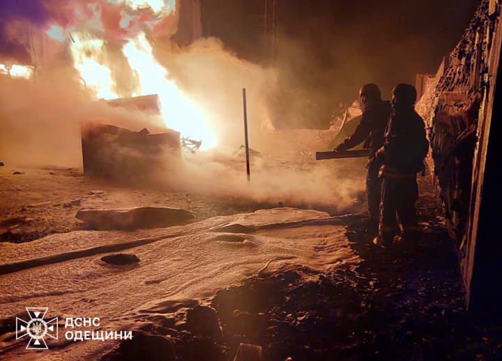 рф вночі атакувала енергетику на Одещині, є перебої зі світлом і постраждалий: показали наслідки